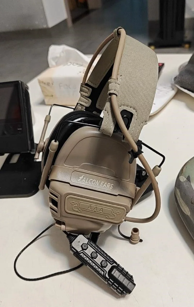 Наушники с шумоподавлением AMP Bluetooth AUX-адаптер
Наушники с шумоподавлением AMP Bluetooth AUX-адаптер