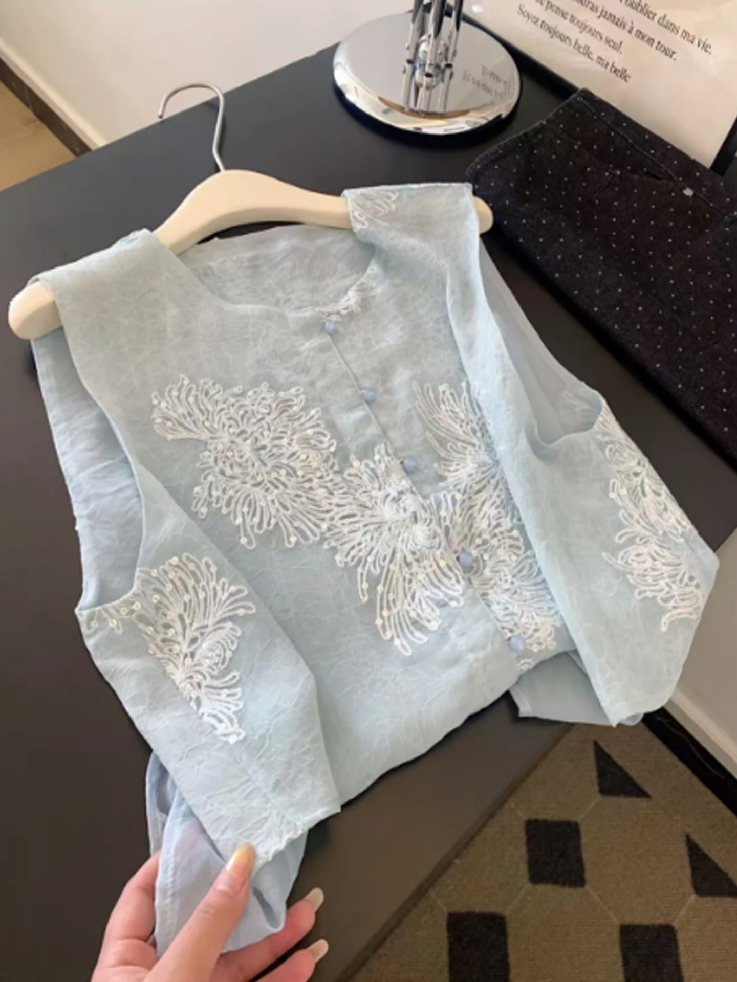 Женский тонкий кардиган Ele Svel с вышивкой и пайетками, модный топ с высокой талией, летний шелковый топ
Женский тонкий кардиган Ele Svel с вышивкой и пайетками, модный топ с высокой талией, летний шелковый топ