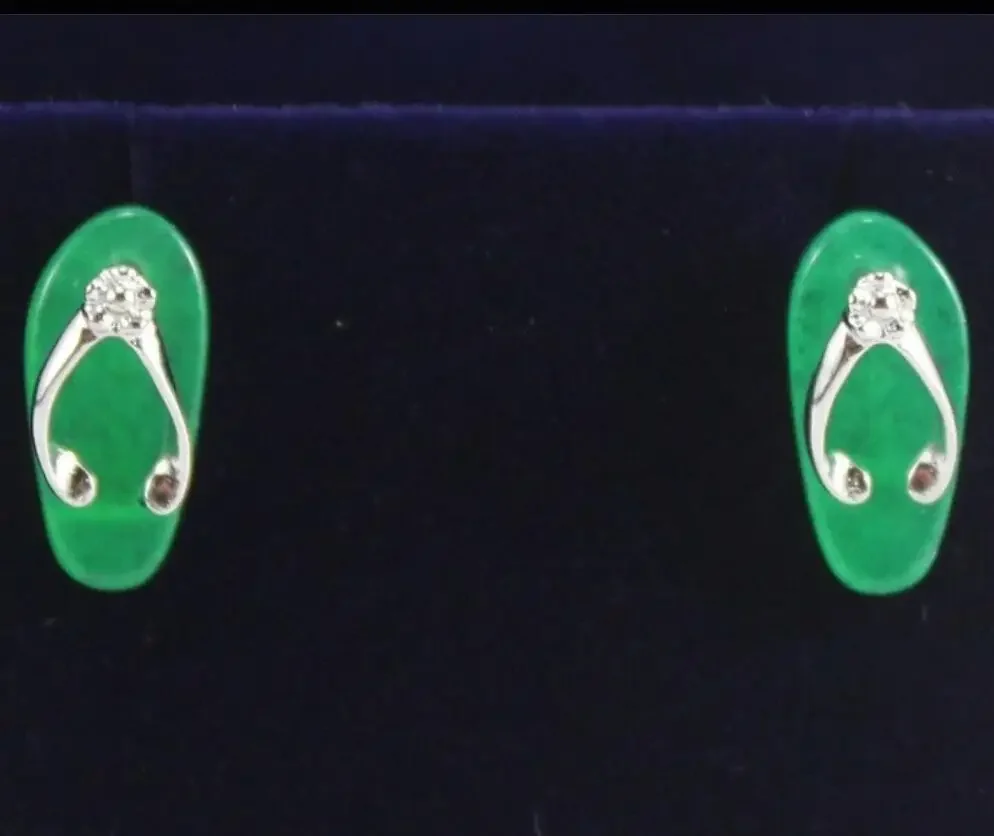 Fashion cute and playful slippers green Malay Jade Earrings
Fashion cute and playful slippers green Malay Jade Earrings