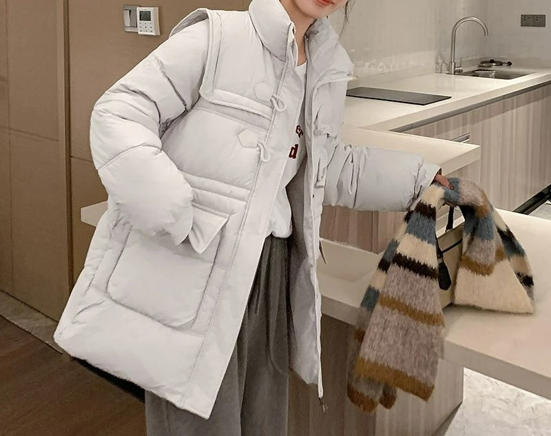 Mid-Length Down Cotton Jacket for Women with Horn Buttons Waist-Cinching Slimming Cotton Coat Winter New Thickened Outerwear
Mid-Length Down Cotton Jacket for Women with Horn Buttons Waist-Cinching Slimming Cotton Coat Winter New Thickened Outerwear