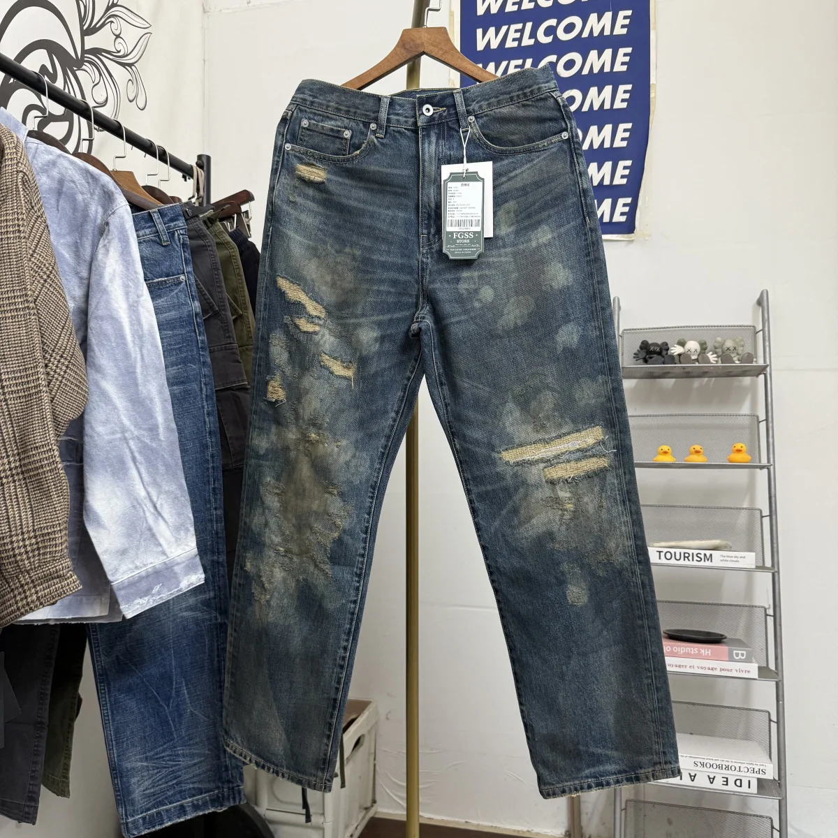 Американские потертые повседневные свободные прямые джинсы High Street, мужские хлопковые эластичные джинсовые брюки со средней талией, удобные прямые джинсовые брюки...
Американские потертые повседневные свободные прямые джинсы High Street, мужские хлопковые эластичные джинсовые брюки со средней талией, удобные прямые джинсовые брюки...
