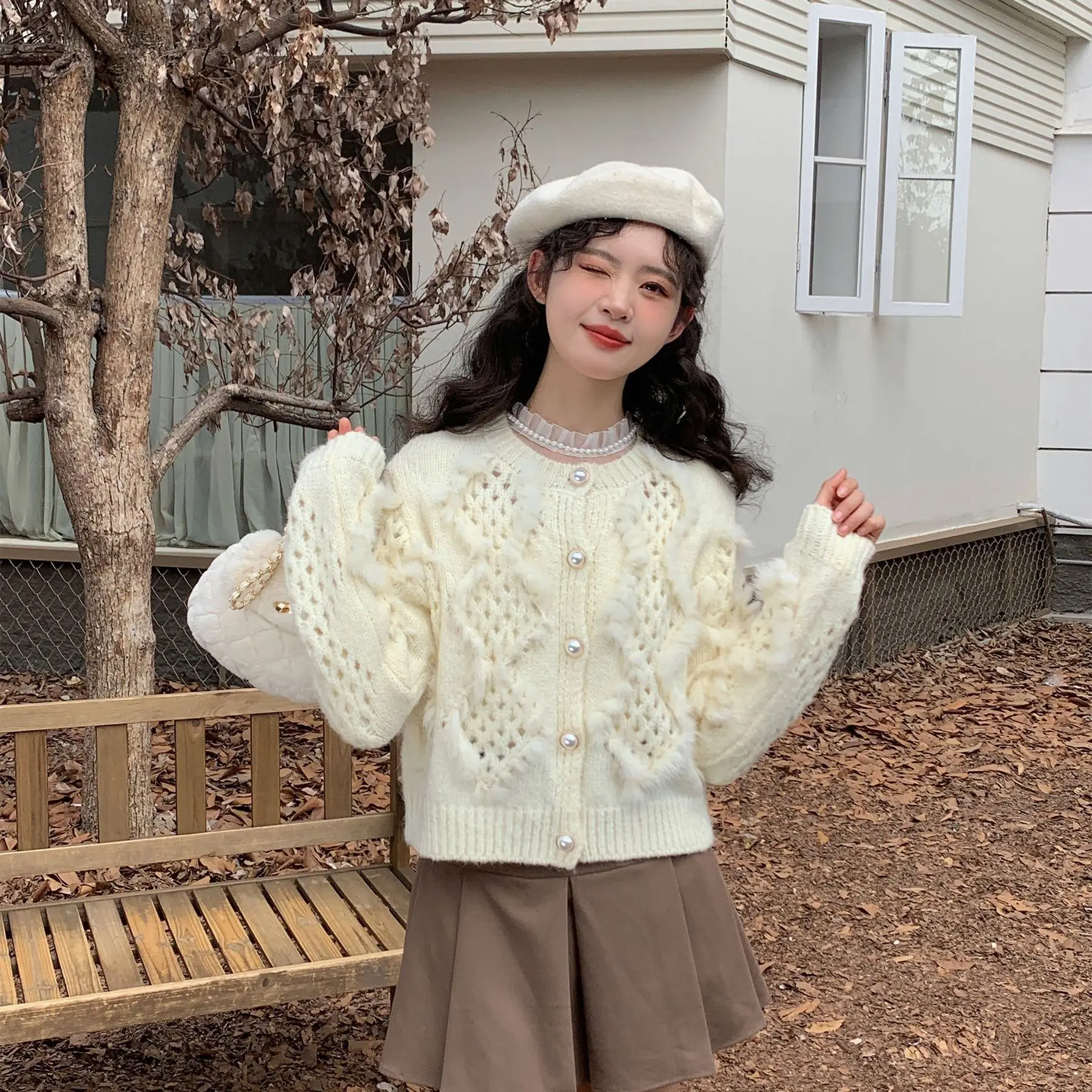 2023 Autumn Winter Women New Loose Cardigan Jackets Female Short Round Neck Knit Coats Ladies Solid Color Sweater Outerwear S420
2023 Autumn Winter Women New Loose Cardigan Jackets Female Short Round Neck Knit Coats Ladies Solid Color Sweater Outerwear S420