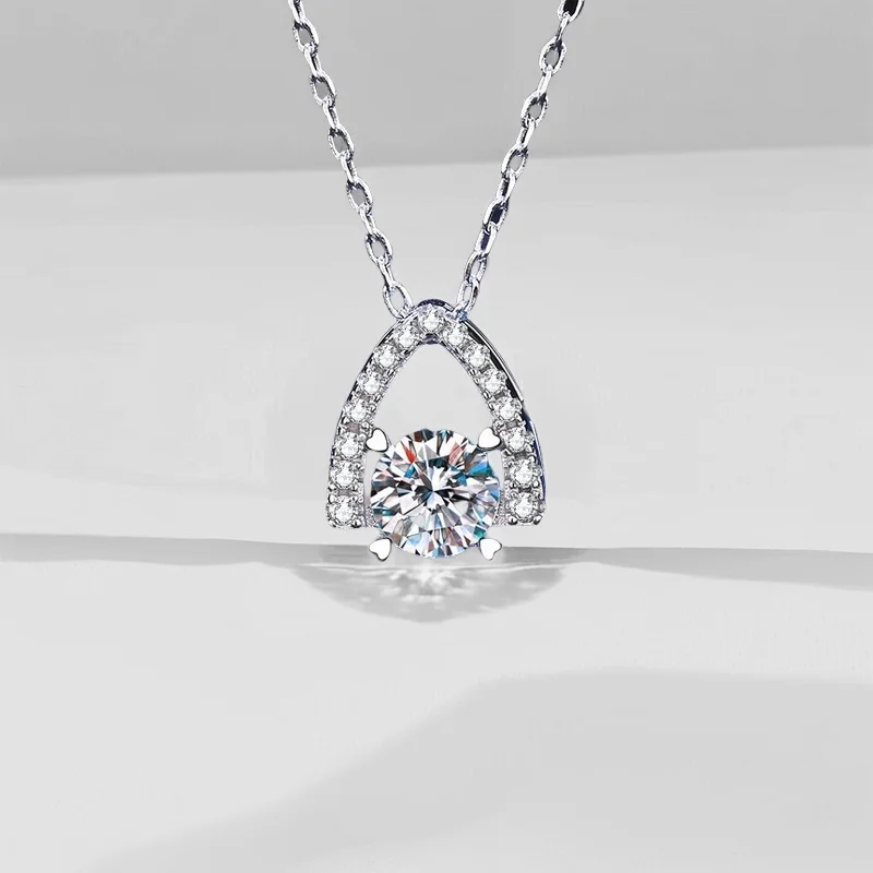 S925 Silver Platinum Plated Moissanite Heart-Filled Iron Tower Necklace for Women GBA Certified Hot Selling Free Gift Box
S925 Silver Platinum Plated Moissanite Heart-Filled Iron Tower Necklace for Women GBA Certified Hot Selling Free Gift Box