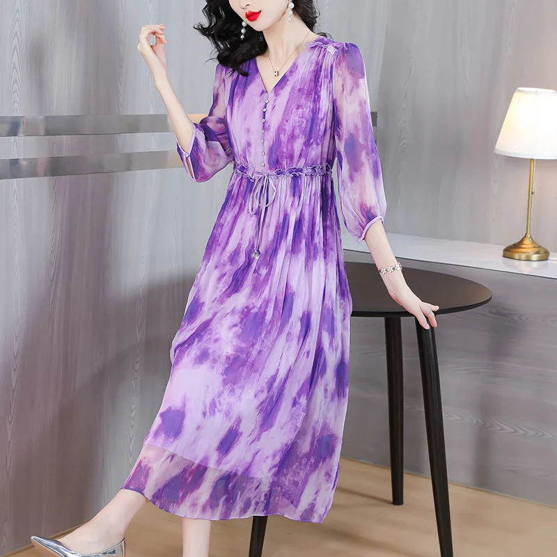 2023 Women's Purple Silk Dress Summer New French Printed Short Sleeve Long Dress with a Slim Waist and Thin Knee Length Robe
2023 Women's Purple Silk Dress Summer New French Printed Short Sleeve Long Dress with a Slim Waist and Thin Knee Length Robe