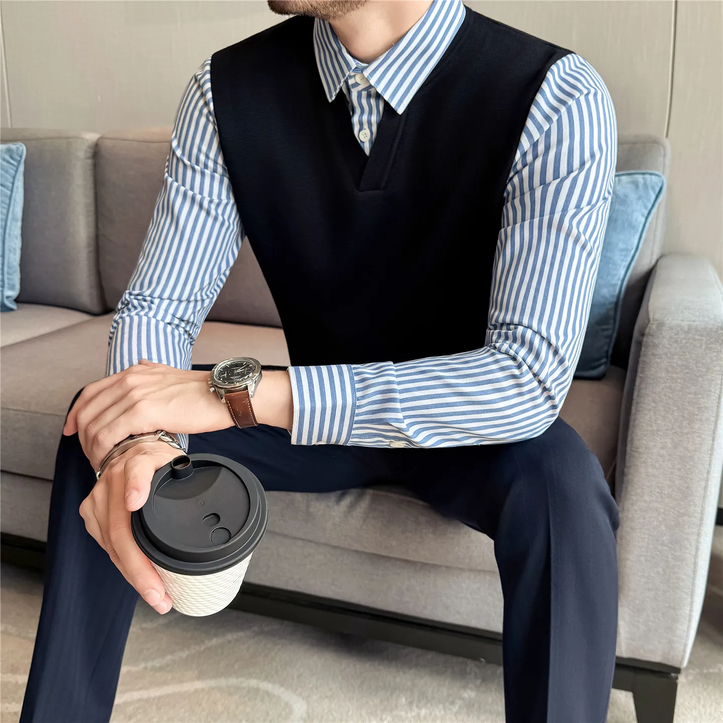 Autumn Winter New Striped Shirt Collar Spliced V-Neck Sweaters Fashion Fake 2 Pieces Slim Fit Elastic Knitted Men's Sweaters
Autumn Winter New Striped Shirt Collar Spliced V-Neck Sweaters Fashion Fake 2 Pieces Slim Fit Elastic Knitted Men's Sweaters