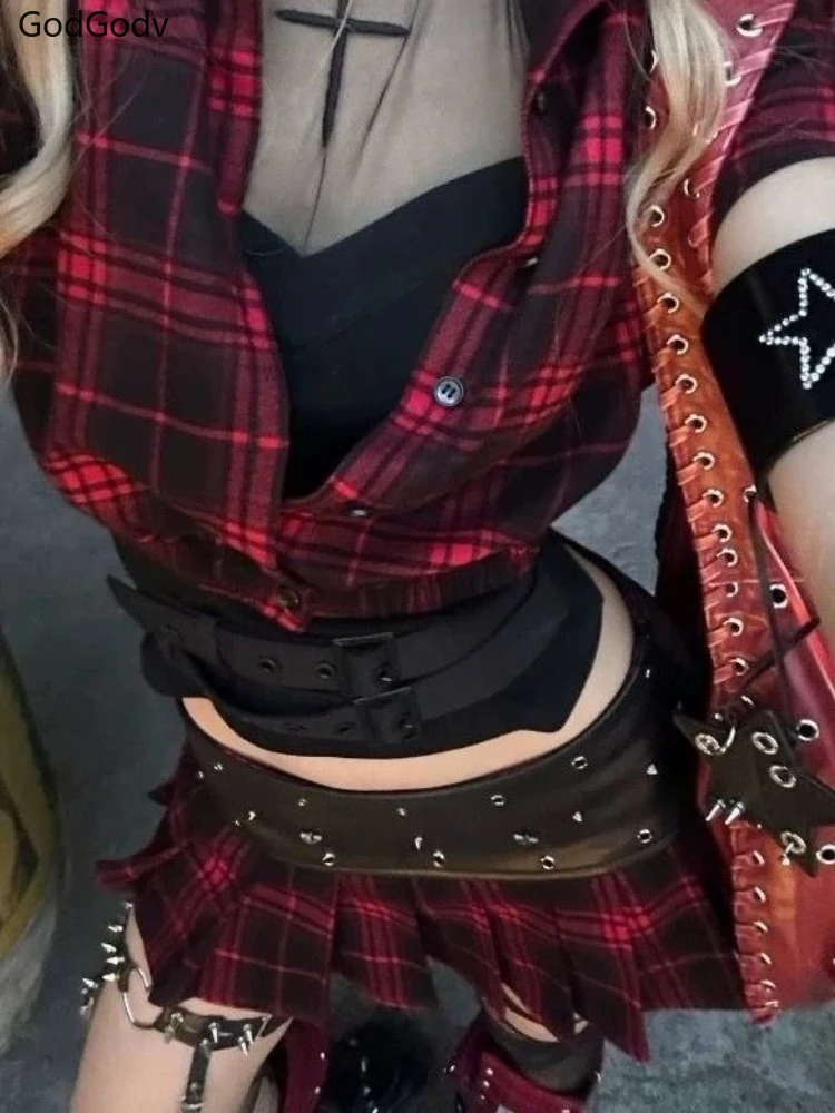 Gothic Vintage Elegant 3 Piece Set Women Y2k Plaid Design Mini Pleat Skirt Suit Female Belt Halter Retro Streetwear Outfits 2025
Gothic Vintage Elegant 3 Piece Set Women Y2k Plaid Design Mini Pleat Skirt Suit Female Belt Halter Retro Streetwear Outfits 2025