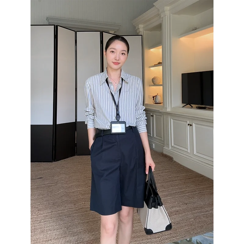 Loose Fit Stripe Cotton Shirt by Guo Jiujiu Autumn New Style Simple Versatile Shorts Pants Set for Women over 35 Years Old
Loose Fit Stripe Cotton Shirt by Guo Jiujiu Autumn New Style Simple Versatile Shorts Pants Set for Women over 35 Years Old