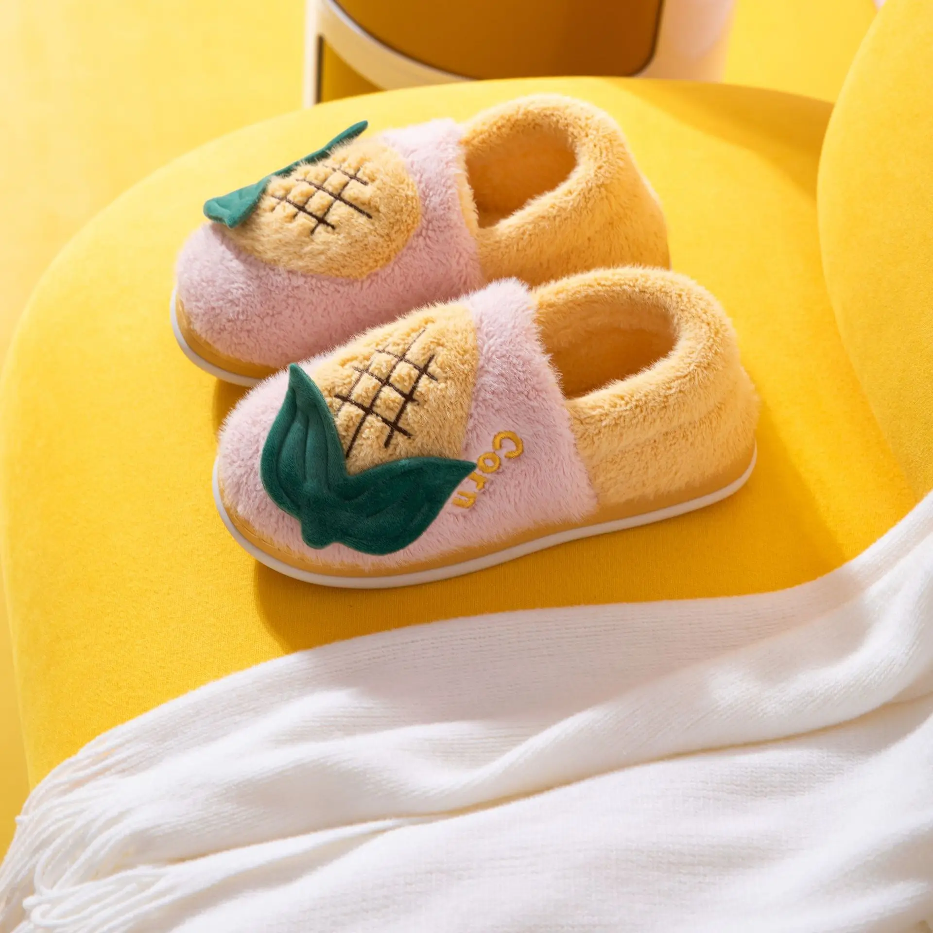 Warm winter woman slipper Fluffy slippers Contton Plush Shoes maize House Non slip Grip Female Kawaii Plush Cozy gift indoor
Warm winter woman slipper Fluffy slippers Contton Plush Shoes maize House Non slip Grip Female Kawaii Plush Cozy gift indoor