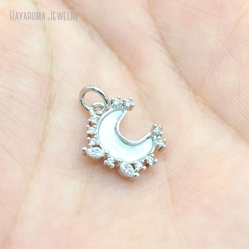 5Pcs Silver Plated Wholesale Copper Shape Crescent Moon Pendant Metal Glass Cubic Zirconia Invisible Setting Charms
5Pcs Silver Plated Wholesale Copper Shape Crescent Moon Pendant Metal Glass Cubic Zirconia Invisible Setting Charms