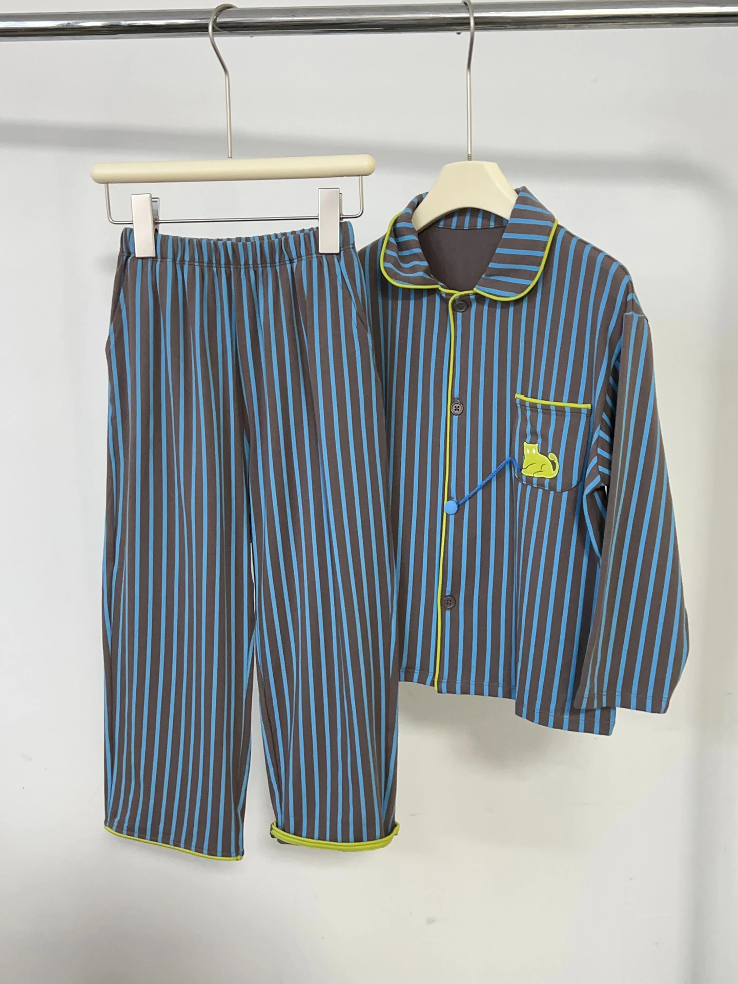 Children's Home Clothes Spring Suit Boys' Sleepwear Long Sleeve round Neck Separate Clothes Casual Style for Boys And Girls
Children's Home Clothes Spring Suit Boys' Sleepwear Long Sleeve round Neck Separate Clothes Casual Style for Boys And Girls
