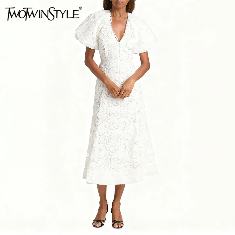 TWOTWINSTYLE White Slimming Spliced Embroidery Elegant Dresses for Women V Neck Short Sleeves Tunic Long Dress Female Clothing
TWOTWINSTYLE White Slimming Spliced Embroidery Elegant Dresses for Women V Neck Short Sleeves Tunic Long Dress Female Clothing