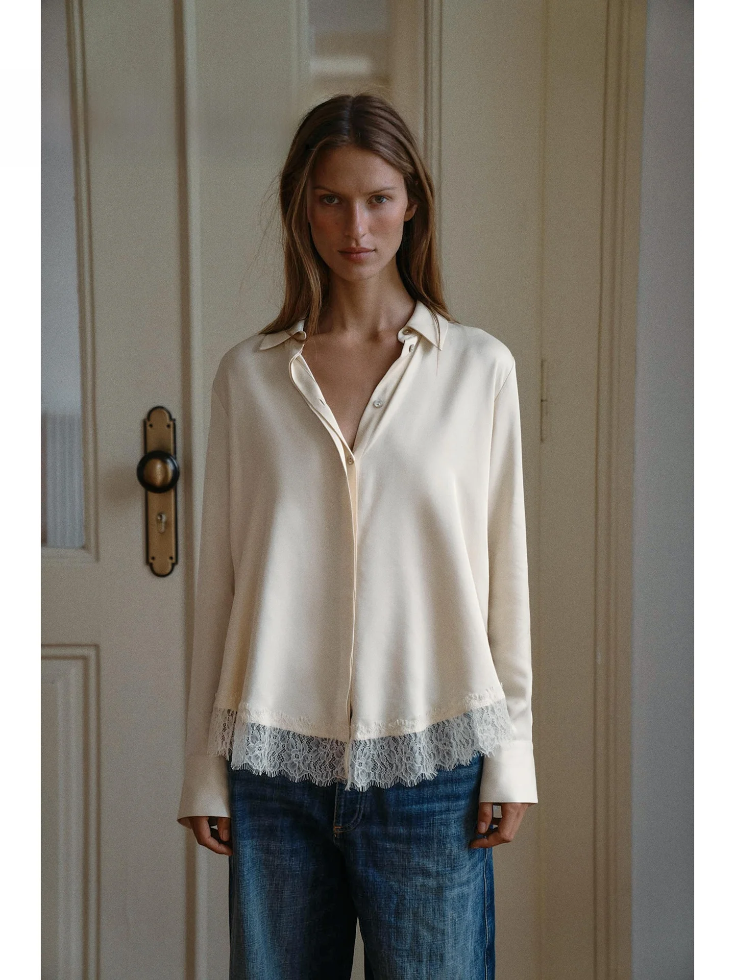 Elegant Long Sleeve Silk Satin Feel Lace Shirt Women's Slimming Summer 2026 Fashion Casual Loose Fit Button up Shirt
Elegant Long Sleeve Silk Satin Feel Lace Shirt Women's Slimming Summer 2026 Fashion Casual Loose Fit Button up Shirt