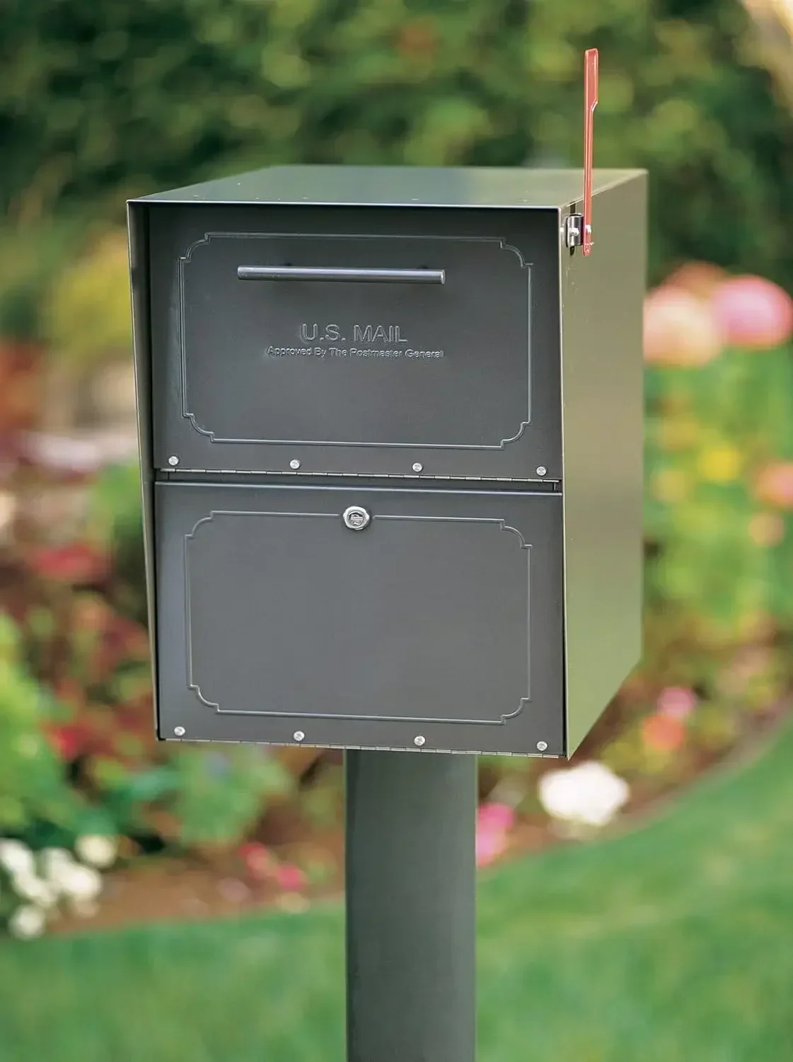 6200Z-10 Oasis Classic Locking Post Mount Mailbox, 18"D x 11.5"W x 14"H ,Graphite Bronze
6200Z-10 Oasis Classic Locking Post Mount Mailbox, 18"D x 11.5"W x 14"H ,Graphite Bronze