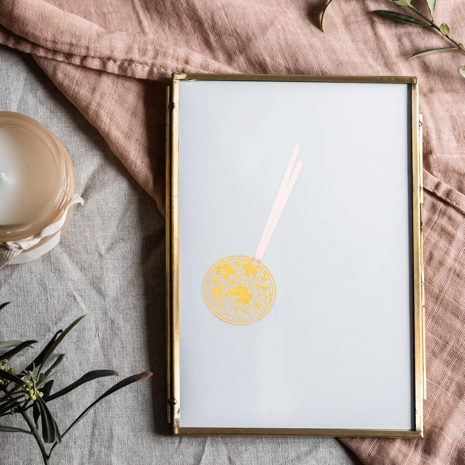 6 Pcs Bookmarks Hollow Brass Bookmark Decor Delicate Page Markers Classic Reading Accessories Romantic Design Elegant
6 Pcs Bookmarks Hollow Brass Bookmark Decor Delicate Page Markers Classic Reading Accessories Romantic Design Elegant