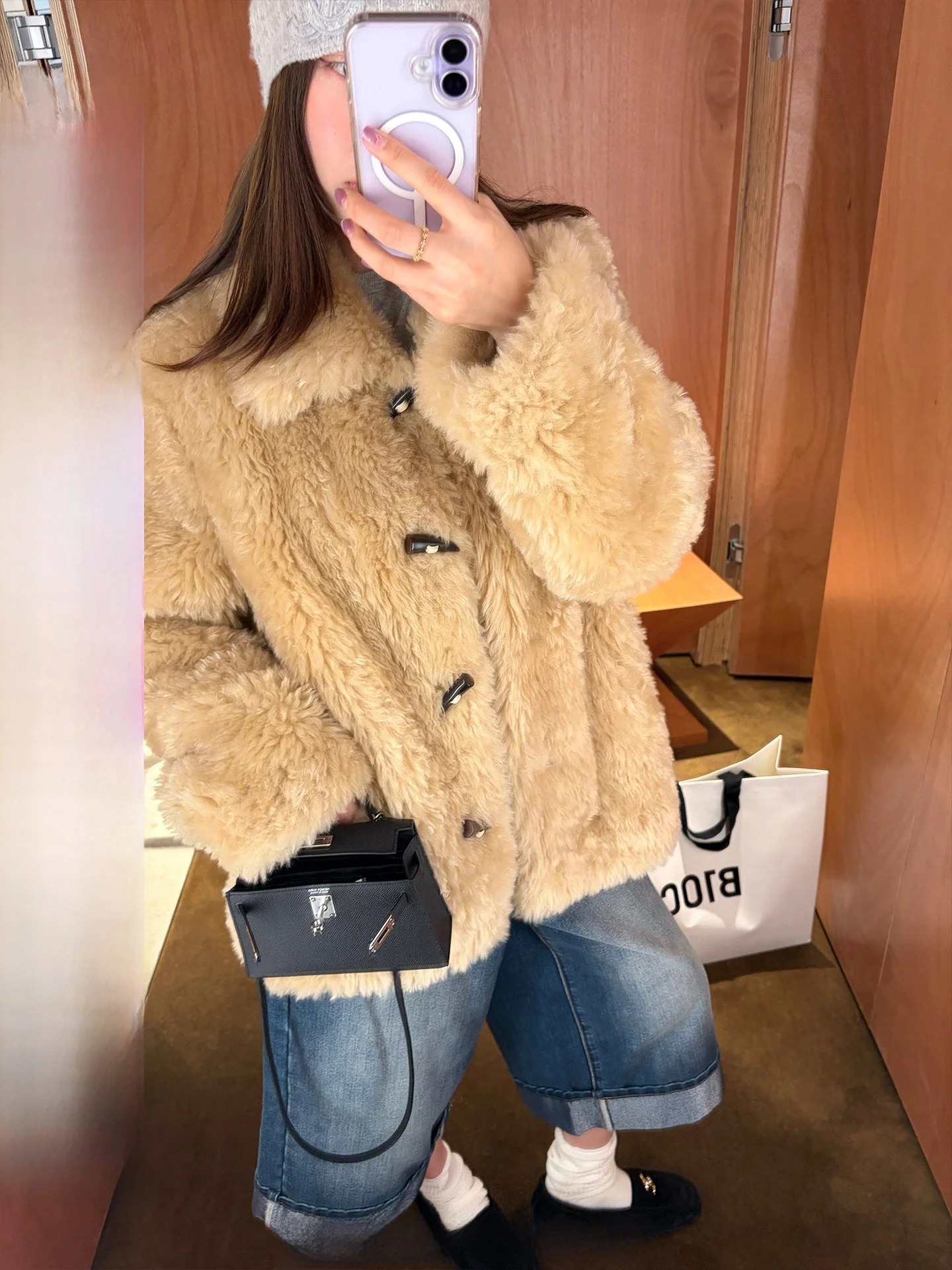 Ranwear Soft Lamb Fur Jacket Turn-down Collar Eco-friendly Fur Coat Button Closure Casual Style Women's Short Outerwear
Ranwear Soft Lamb Fur Jacket Turn-down Collar Eco-friendly Fur Coat Button Closure Casual Style Women's Short Outerwear