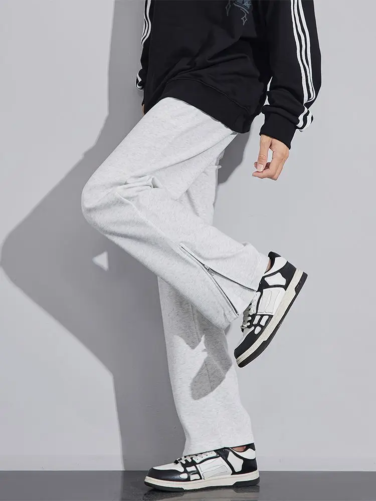 Wide-leg Men's Loose Casual Pants Elastic Knitted Jogging Sweatpants Fashion Zipper Design Drawstring Trousers Streetwear
Wide-leg Men's Loose Casual Pants Elastic Knitted Jogging Sweatpants Fashion Zipper Design Drawstring Trousers Streetwear