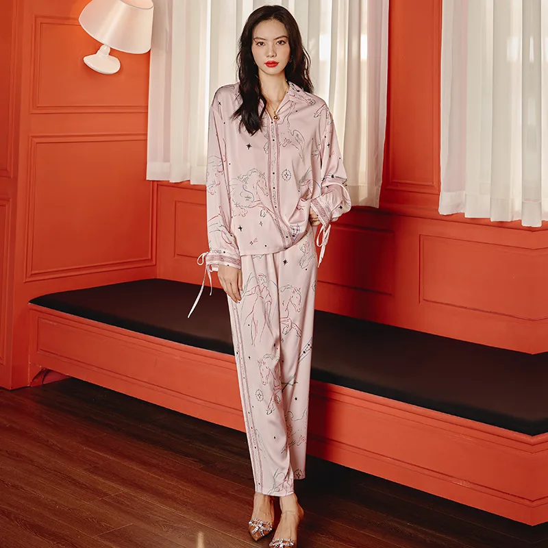 Spring Summer New Silk Satin Print Female Pajamas Lady Loose Casual Nightwear Women Long Sleeve Homewear Sleepwear
Spring Summer New Silk Satin Print Female Pajamas Lady Loose Casual Nightwear Women Long Sleeve Homewear Sleepwear