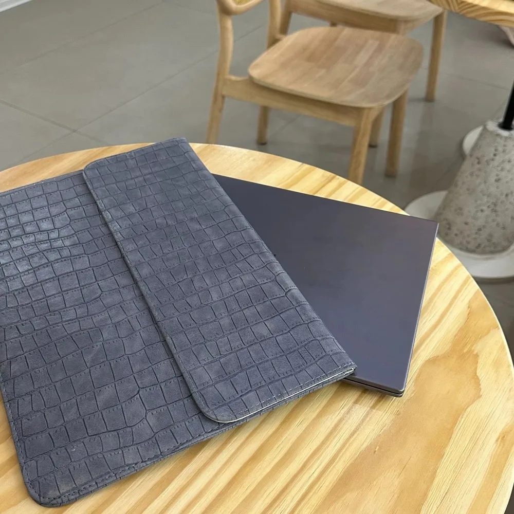 Leather Pattern Design Laptop Sleeve Carring Case 13 13.3 14.1 15.6 Inch Tablet Notebook Pouch for Lenovo Dell LG16
Leather Pattern Design Laptop Sleeve Carring Case 13 13.3 14.1 15.6 Inch Tablet Notebook Pouch for Lenovo Dell LG16