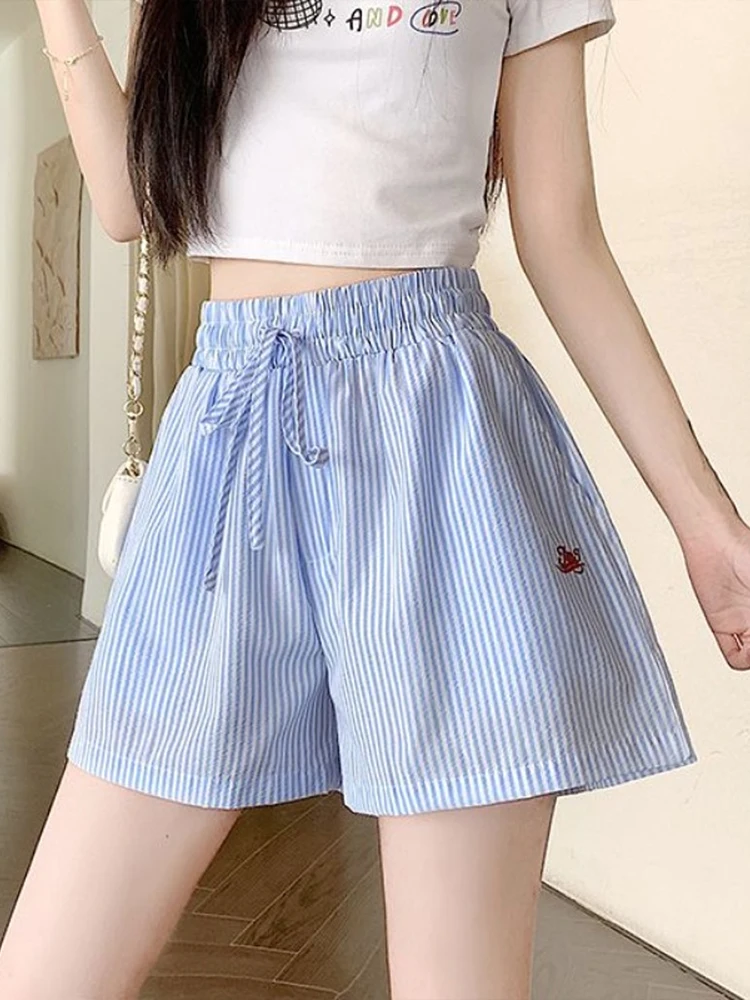 American Style Woman Simple Vertical Striped Letter-Embroidered New Hot Pants Over High-Waisted Baggy Elastic Waist Shorts
American Style Woman Simple Vertical Striped Letter-Embroidered New Hot Pants Over High-Waisted Baggy Elastic Waist Shorts