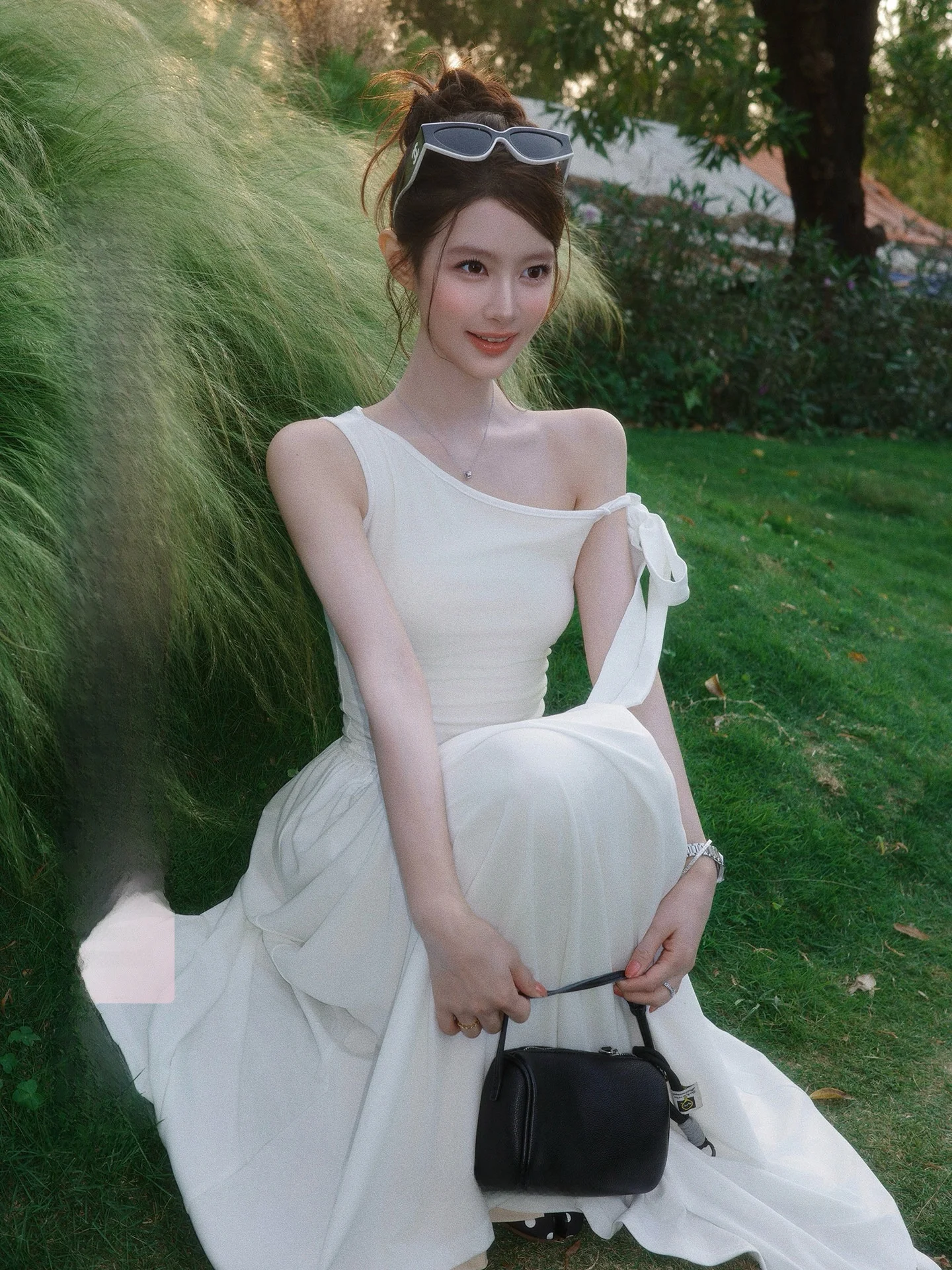 Asymmetric Shoulder Bared Silk White Long Dress Women's Summer Korean Style Slim Fit A-Line Dress Exquisite Casual Gown
Asymmetric Shoulder Bared Silk White Long Dress Women's Summer Korean Style Slim Fit A-Line Dress Exquisite Casual Gown