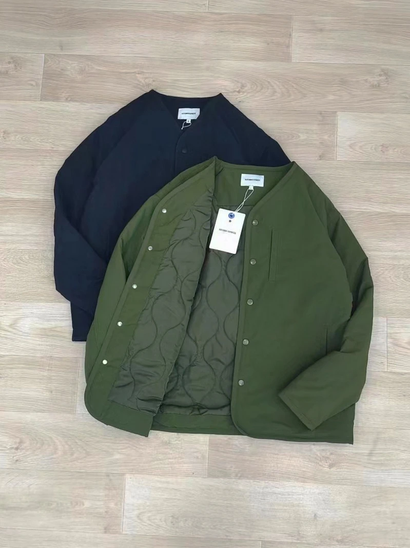 Свободная повседневная куртка из хлопка без воротника, теплая, для многослойного ношения, в рабочем стиле, модная городская тонкая куртка из полиэфирного волокна
Свободная повседневная куртка из хлопка без воротника, теплая, для многослойного ношения, в рабочем стиле, модная городская тонкая куртка из полиэфирного волокна