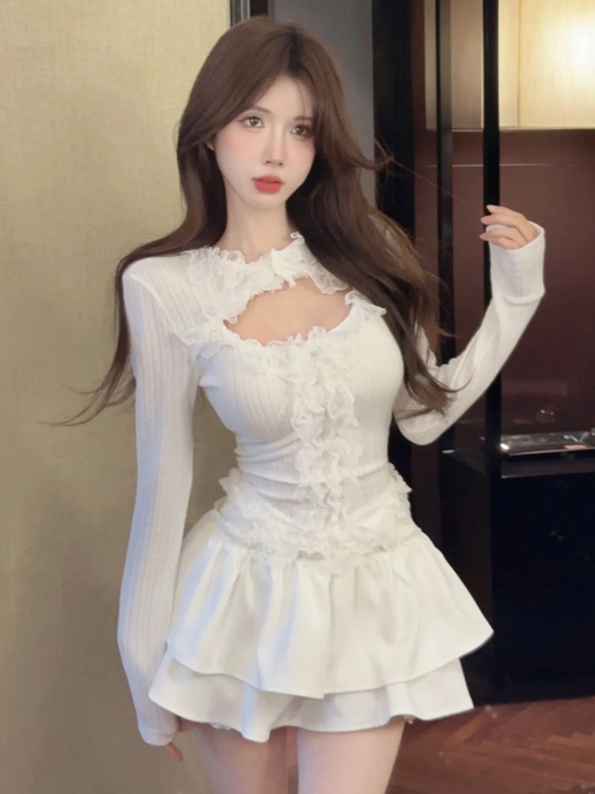 Elegant Lace Hem Top And Skirt Set with Elastic Waist Heavy Embellishment Long Sleeve round Neck Spring Fashion for Women
Elegant Lace Hem Top And Skirt Set with Elastic Waist Heavy Embellishment Long Sleeve round Neck Spring Fashion for Women