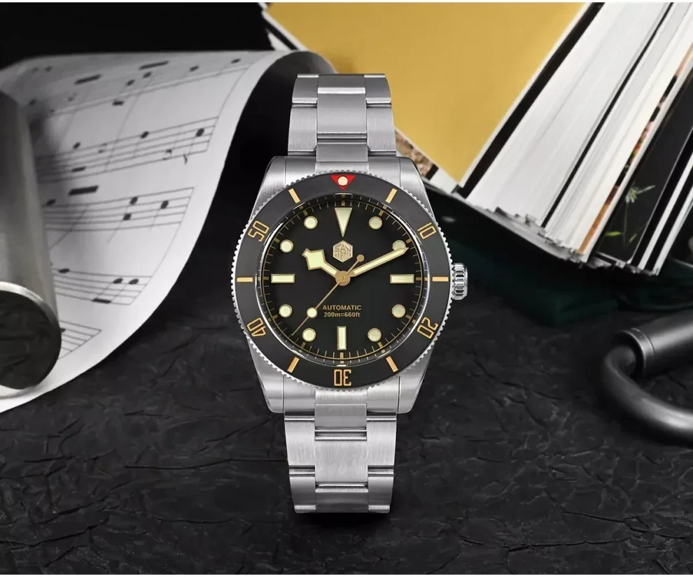 San Martin Новые 37 мм часы BB Diver с черным и синим циферблатом NH35 20 бар из нержавеющей стали Автоматические механические часы с сапфировым стеклом Светящиеся S
San Martin Новые 37 мм часы BB Diver с черным и синим циферблатом NH35 20 бар из нержавеющей стали Автоматические механические часы с сапфировым стеклом Светящиеся S