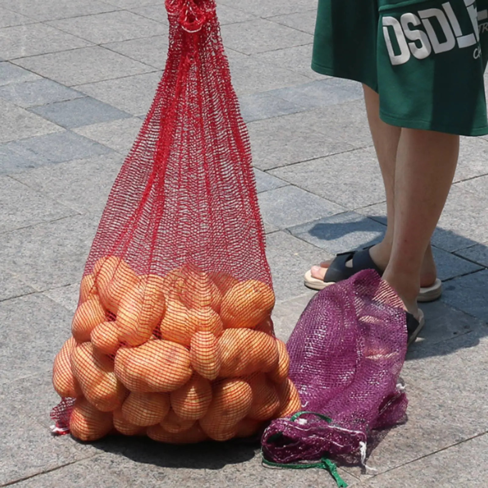 Сетчатая сумка для продуктов: дышащая, прочная, износостойкая, на завязках, многофункциональная, для овощей и фруктов, для продавцов-поставщиков
Сетчатая сумка для продуктов: дышащая, прочная, износостойкая, на завязках, многофункциональная, для овощей и фруктов, для продавцов-поставщиков