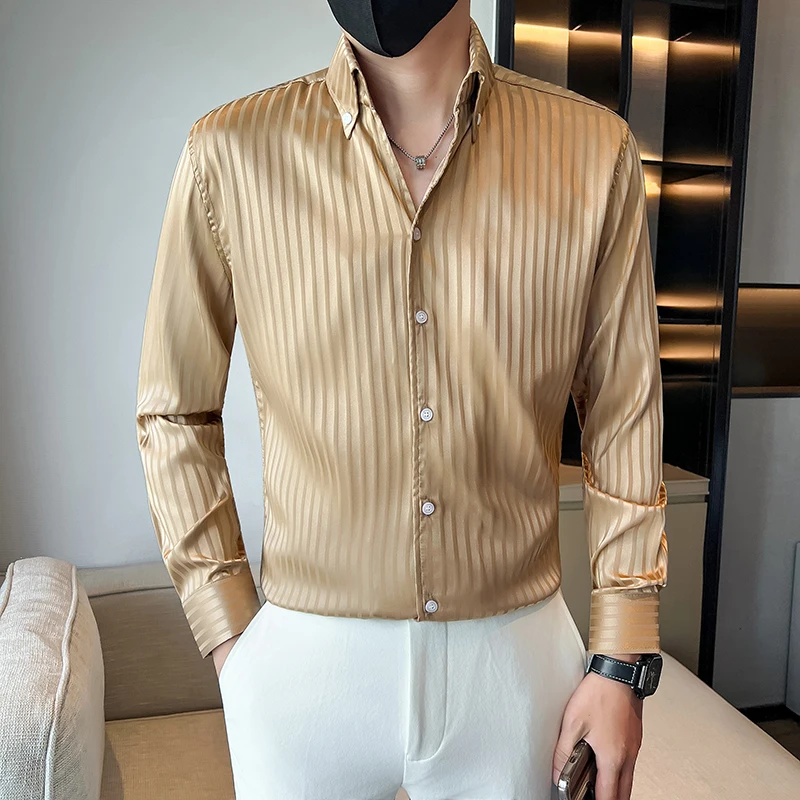 Рубашка в полоску с широким v-образным вырезом: Street-Chic Vibe для социальных парней. Высококачественная полосатая рубашка с длинными рукавами, устойчивая к морщинам ткань. Мужчины.
Рубашка в полоску с широким v-образным вырезом: Street-Chic Vibe для социальных парней. Высококачественная полосатая рубашка с длинными рукавами, устойчивая к морщинам ткань. Мужчины.