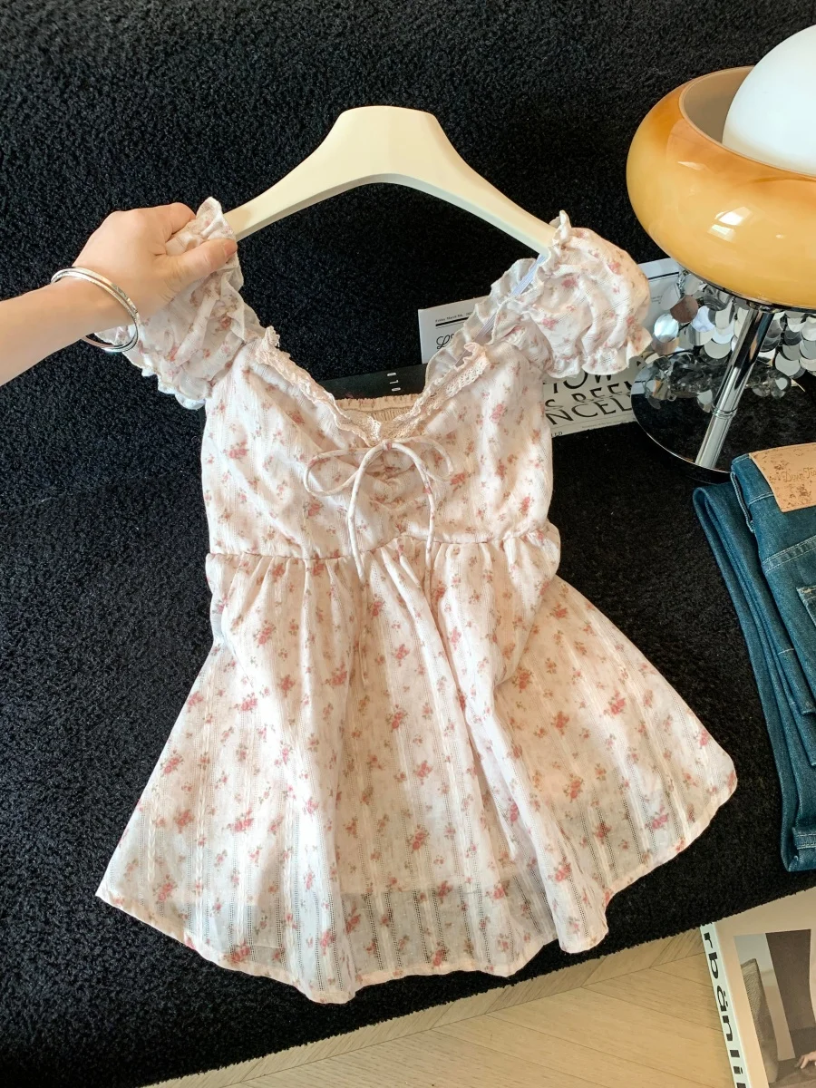 Summer Floral Print Loose Shirt Women's Korean Style V-Neck Short Sleeve Banded Knot Commute Top Female Fashion
Summer Floral Print Loose Shirt Women's Korean Style V-Neck Short Sleeve Banded Knot Commute Top Female Fashion