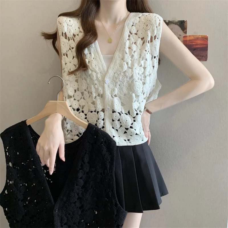 Korean Gentle Style V-Neck Flower Hook Lace Open Backless Tank Top Women Summer New Loose Slimming Versatile Personality Laye...
Korean Gentle Style V-Neck Flower Hook Lace Open Backless Tank Top Women Summer New Loose Slimming Versatile Personality Laye...