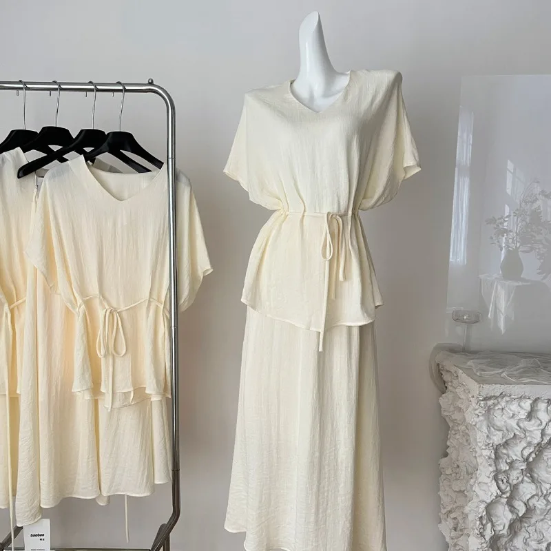 Commuter Suit Women's Summer V-neck Lace-up T-shirt High Waist A-line Long Skirt Two-piece Set Fashion Female Clothes
Commuter Suit Women's Summer V-neck Lace-up T-shirt High Waist A-line Long Skirt Two-piece Set Fashion Female Clothes