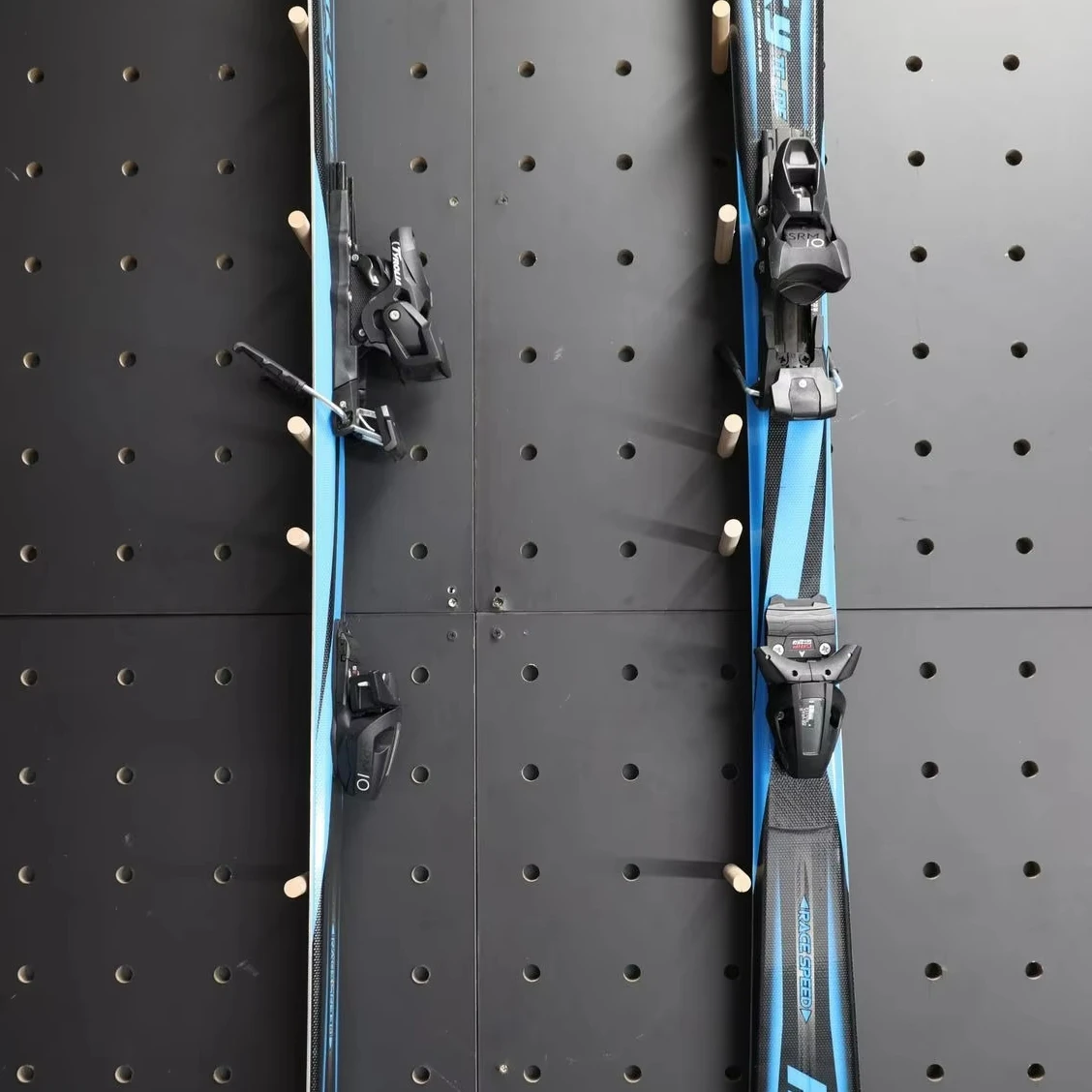 Snow Board Skis Popular Henan Manlin Twin Tip All Mountain Ski Snowboard Set Ski New Design Poplar Core
Snow Board Skis Popular Henan Manlin Twin Tip All Mountain Ski Snowboard Set Ski New Design Poplar Core