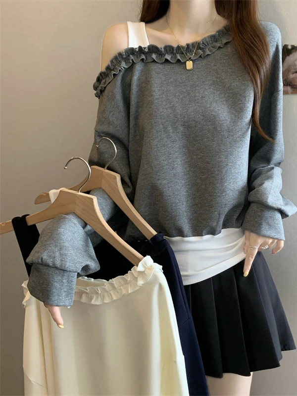 Korean Fake Two-piece Off-shoulder Spliced Ruffled Collar Sports Sweatshirt For Women's Autumn Fashion Commuting Versatile Tops
Korean Fake Two-piece Off-shoulder Spliced Ruffled Collar Sports Sweatshirt For Women's Autumn Fashion Commuting Versatile Tops