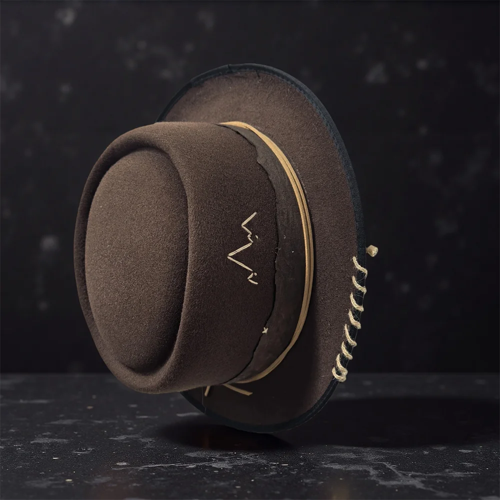 Women Men Flat Pork Pie Hat Handmade Coffee Fedora Hat Trilby Fascinator Hat Pop Church Hat Can Adjusted Size
Women Men Flat Pork Pie Hat Handmade Coffee Fedora Hat Trilby Fascinator Hat Pop Church Hat Can Adjusted Size