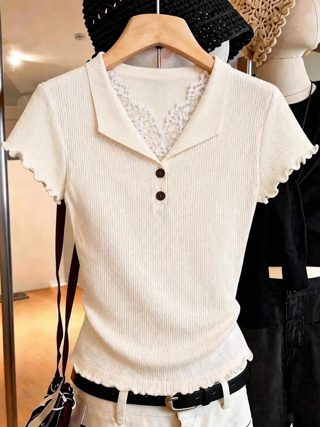 Commute Style Lace Splice Design Knitted Top Short Sleeve Slim Fit Korean Version Summer 2026 Poetic Lin Brand Silk Blend
Commute Style Lace Splice Design Knitted Top Short Sleeve Slim Fit Korean Version Summer 2026 Poetic Lin Brand Silk Blend