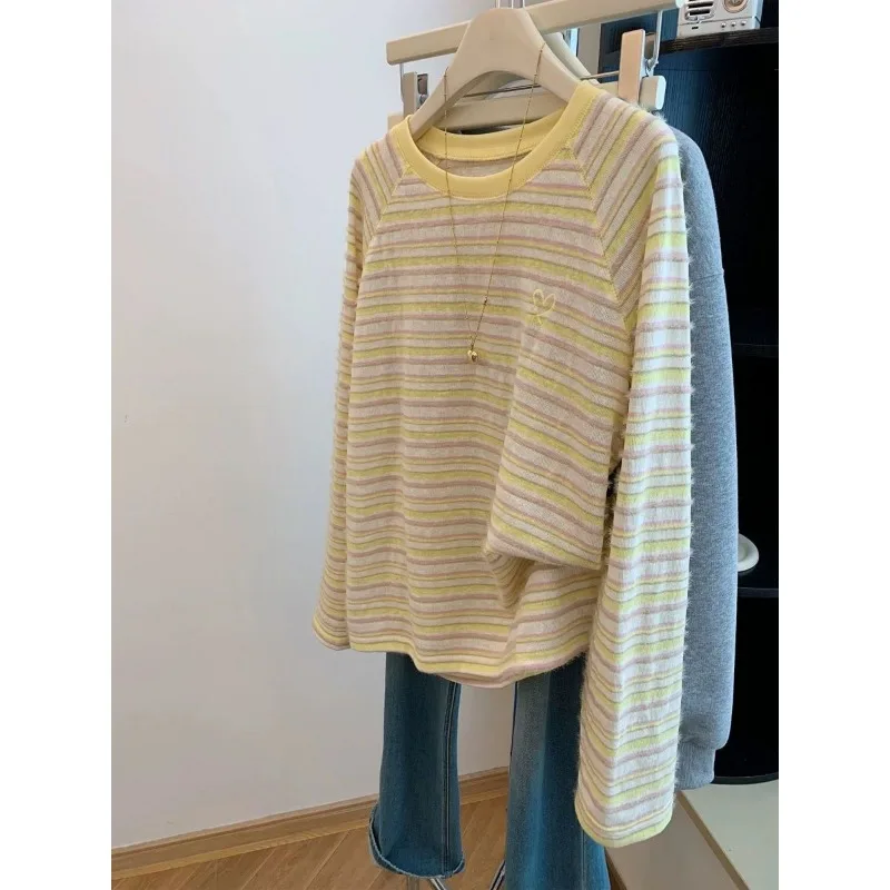 Fashion Casual Fashion Loose Striped Embroidered Long-sleeved T-shirt Autumn Regular Long-sleeved Heart-shaped Korean Style Top
Fashion Casual Fashion Loose Striped Embroidered Long-sleeved T-shirt Autumn Regular Long-sleeved Heart-shaped Korean Style Top