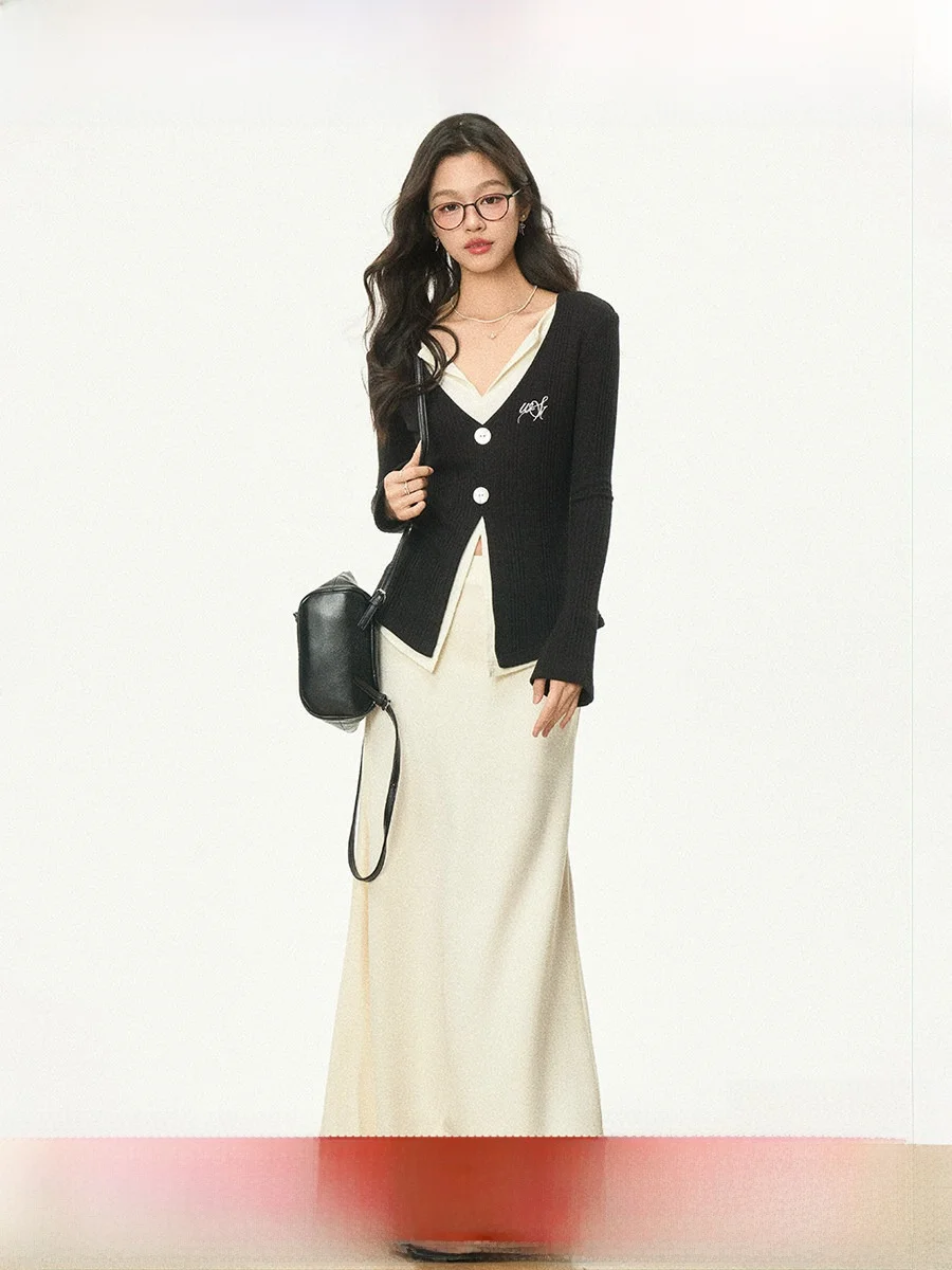 Korean Sle V-Ne Knitted Top with Fi Tail Skirt Fake Two-Piece Women's Faion Spring High-End Sensation Commute Sle
Korean Sle V-Ne Knitted Top with Fi Tail Skirt Fake Two-Piece Women's Faion Spring High-End Sensation Commute Sle