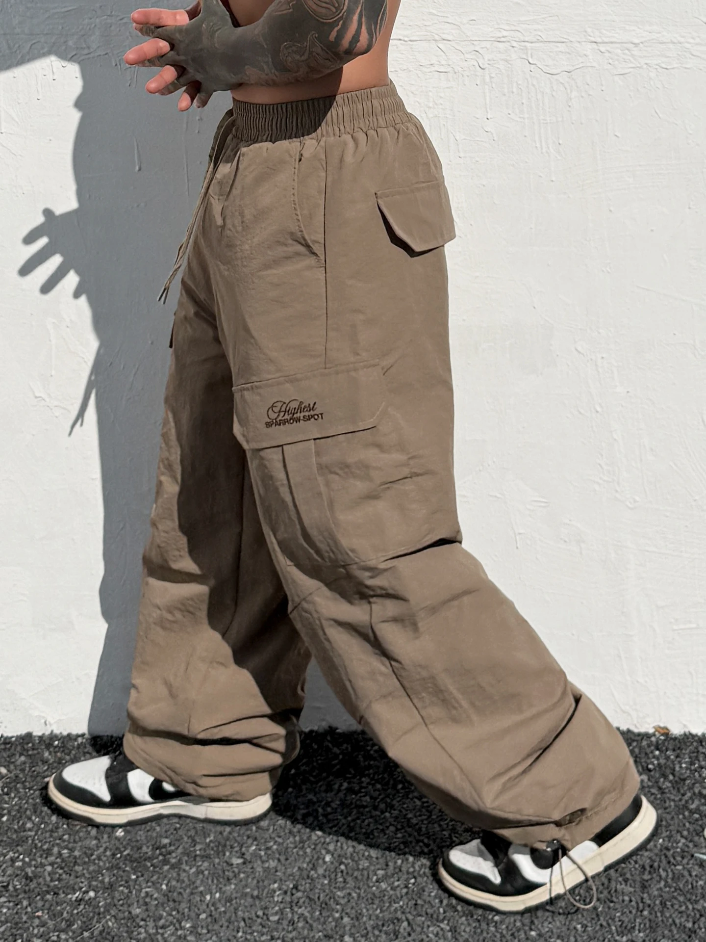 Trendy American Workwear Khaki Multi-ket Straight Leg Pants Men's Fce-Lined Loose Casual Waterproof Paratrooper Trousers
Trendy American Workwear Khaki Multi-ket Straight Leg Pants Men's Fce-Lined Loose Casual Waterproof Paratrooper Trousers