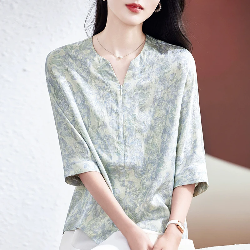Loose Tops Floral Print Blouse New 22mm Real Silk Women's Vintage Shirt Summer Elegant V-neck Shirts and Blouses for Women
Loose Tops Floral Print Blouse New 22mm Real Silk Women's Vintage Shirt Summer Elegant V-neck Shirts and Blouses for Women