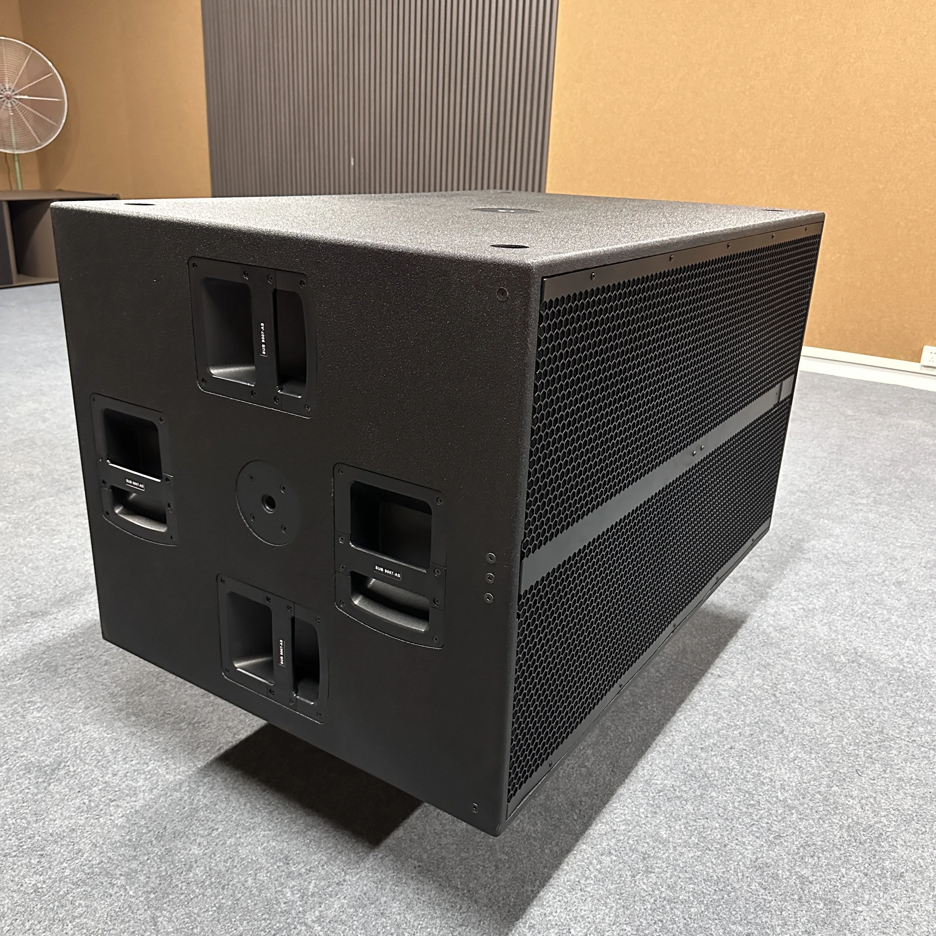 Sub 9007 AS Dual 21 Inch Powered Subwoofer 9007-AS Subwoofers Professional Audio DJ Equipment Active Big Bass RCF Speakers
Sub 9007 AS Dual 21 Inch Powered Subwoofer 9007-AS Subwoofers Professional Audio DJ Equipment Active Big Bass RCF Speakers