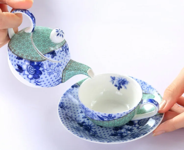 Creative ceramic glaze color kungfu tea set personal set child mother cup express cup milk tea with spoon
Creative ceramic glaze color kungfu tea set personal set child mother cup express cup milk tea with spoon
