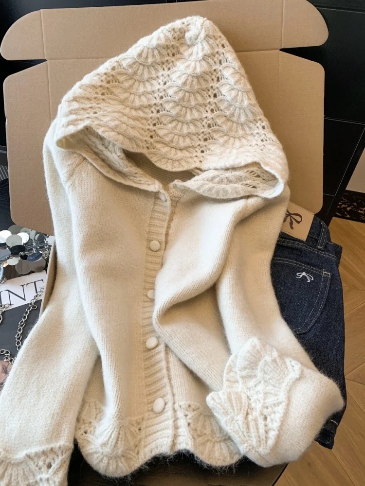 Korean Style Hollow out Hoodie Knitted Cardigan Women's Soft Cozy Winter Long Sleeve Top Pure Color Single Button Closure
Korean Style Hollow out Hoodie Knitted Cardigan Women's Soft Cozy Winter Long Sleeve Top Pure Color Single Button Closure