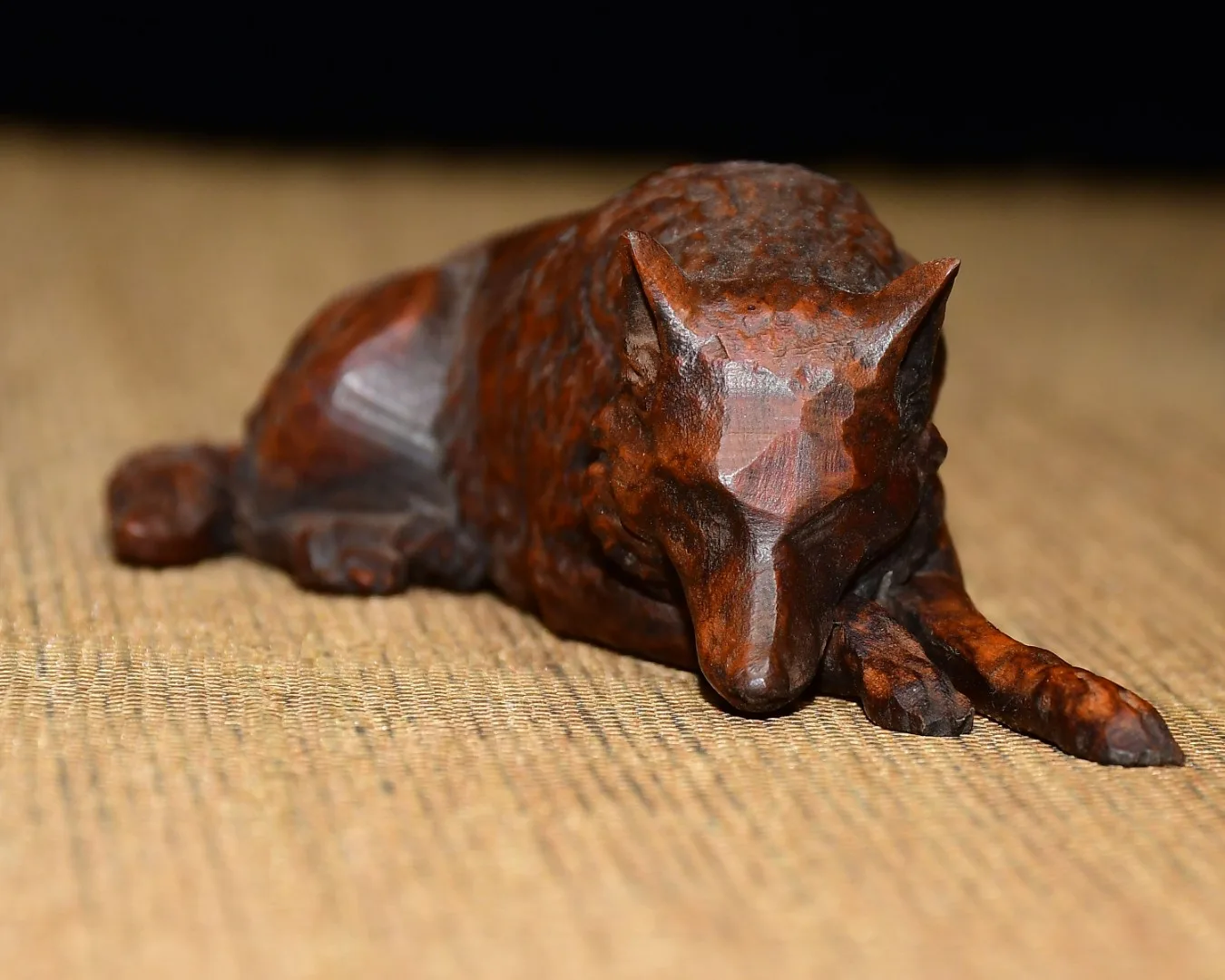 4-дюймовая коллекция тибетского храма, старая самшитовая статуя волка и собаки Ван Ванлай, богатство, украшения для богатства, зал поклонения, городской дом
4-дюймовая коллекция тибетского храма, старая самшитовая статуя волка и собаки Ван Ванлай, богатство, украшения для богатства, зал поклонения, городской дом