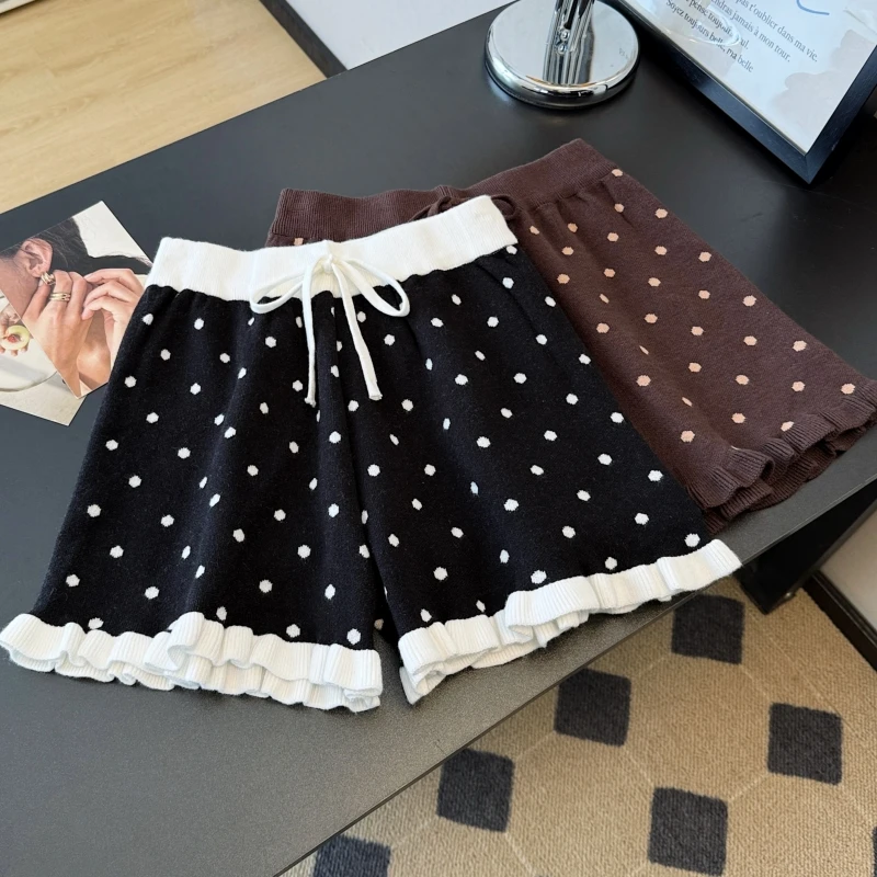 Color blocking polka dot knitted shorts women's autumn and winter 2025 new high waist slimming loose wide leg hot pants
Color blocking polka dot knitted shorts women's autumn and winter 2025 new high waist slimming loose wide leg hot pants