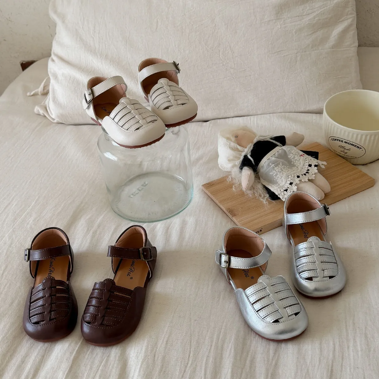 Kids'Casual Shoes Sandals Solid Color PU Leather Fashion Summer Flat Shoes For Children Anti-slip White Sliver Shoes Size 23-33
Kids'Casual Shoes Sandals Solid Color PU Leather Fashion Summer Flat Shoes For Children Anti-slip White Sliver Shoes Size 23-33