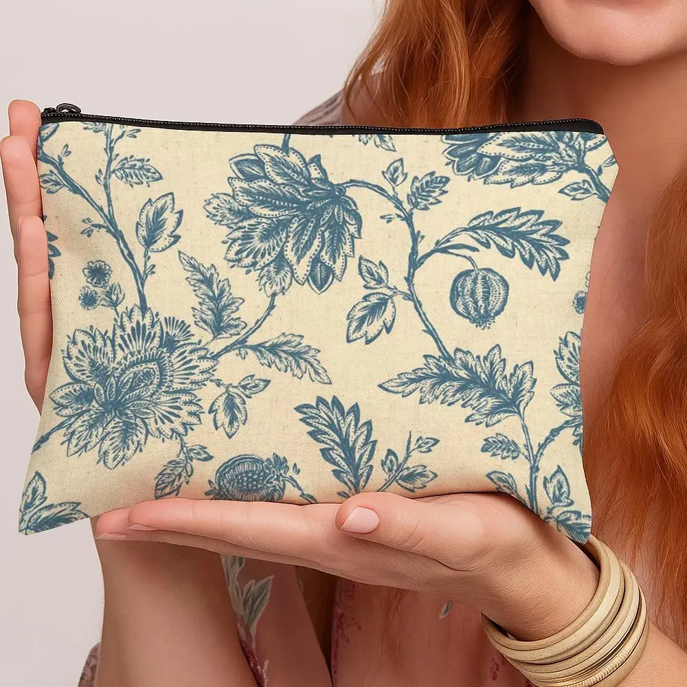 French Style Botanical Toile Print Cosmetic Bag Floral Blue White Illustration Lightweight Travel Makeup Organizer Storage Bag
French Style Botanical Toile Print Cosmetic Bag Floral Blue White Illustration Lightweight Travel Makeup Organizer Storage Bag