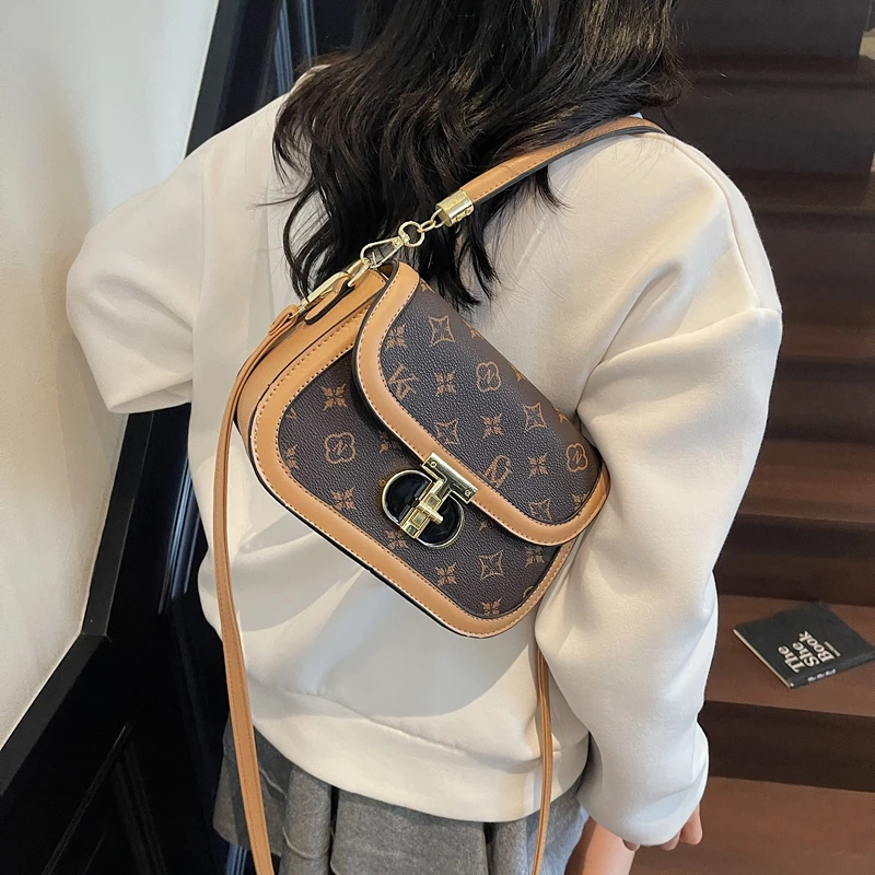 High-End Minimalist Unique Shopper Bag Messenger Purse For Women Casual Fashionable Trendy Design Spacious 
High-End Minimalist Unique Shopper Bag Messenger Purse For Women Casual Fashionable Trendy Design Spacious