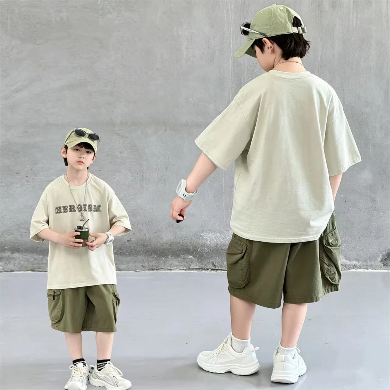 New Summer Korean Children Fashion Suit for Teen Boy Cotton Top And Bottom Set Kids Casual Tshirt Shorts 2PCS Clothing Set 7-16Y
New Summer Korean Children Fashion Suit for Teen Boy Cotton Top And Bottom Set Kids Casual Tshirt Shorts 2PCS Clothing Set 7-16Y