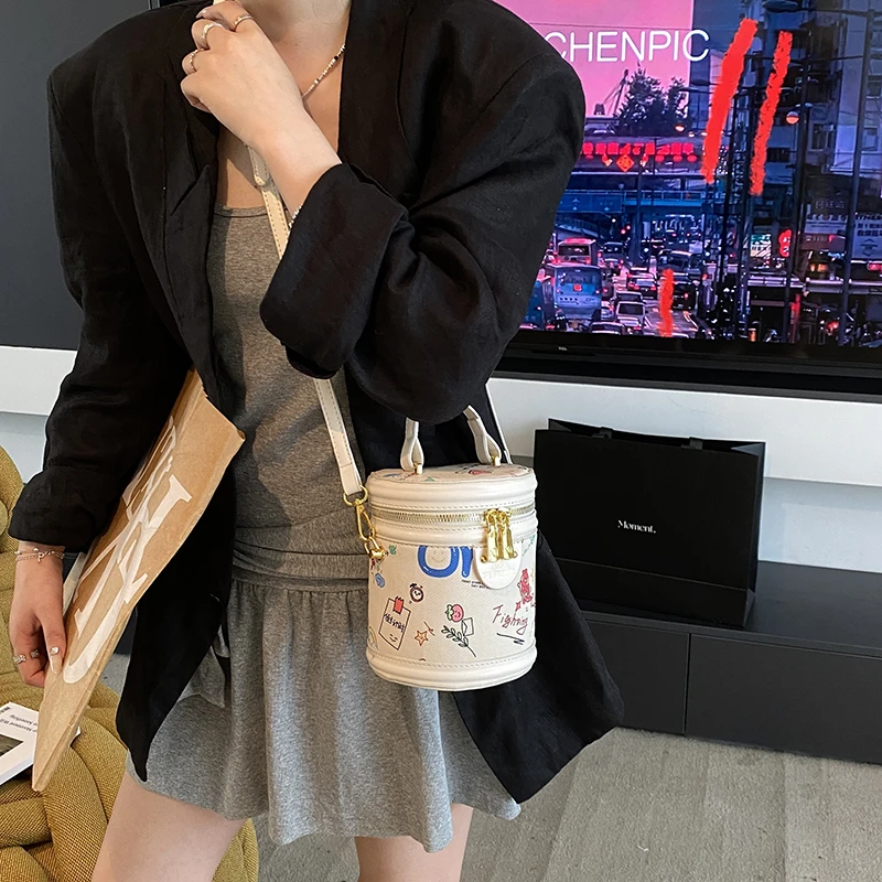 Luxury Ladies Leather Messenger Bag Designer Crossbody Shoulder Handbag Women's Elegant Tote Purse Classic Chic
Luxury Ladies Leather Messenger Bag Designer Crossbody Shoulder Handbag Women's Elegant Tote Purse Classic Chic